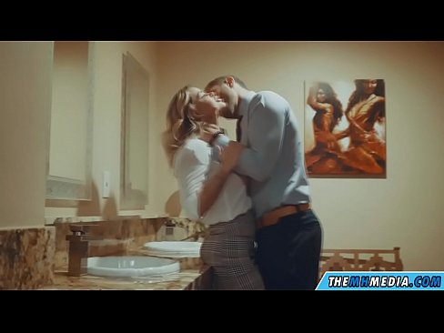 ❤️ Cum busty flava seducit in latrinae publicae Anal porn ad nos la.appassistance.ru
